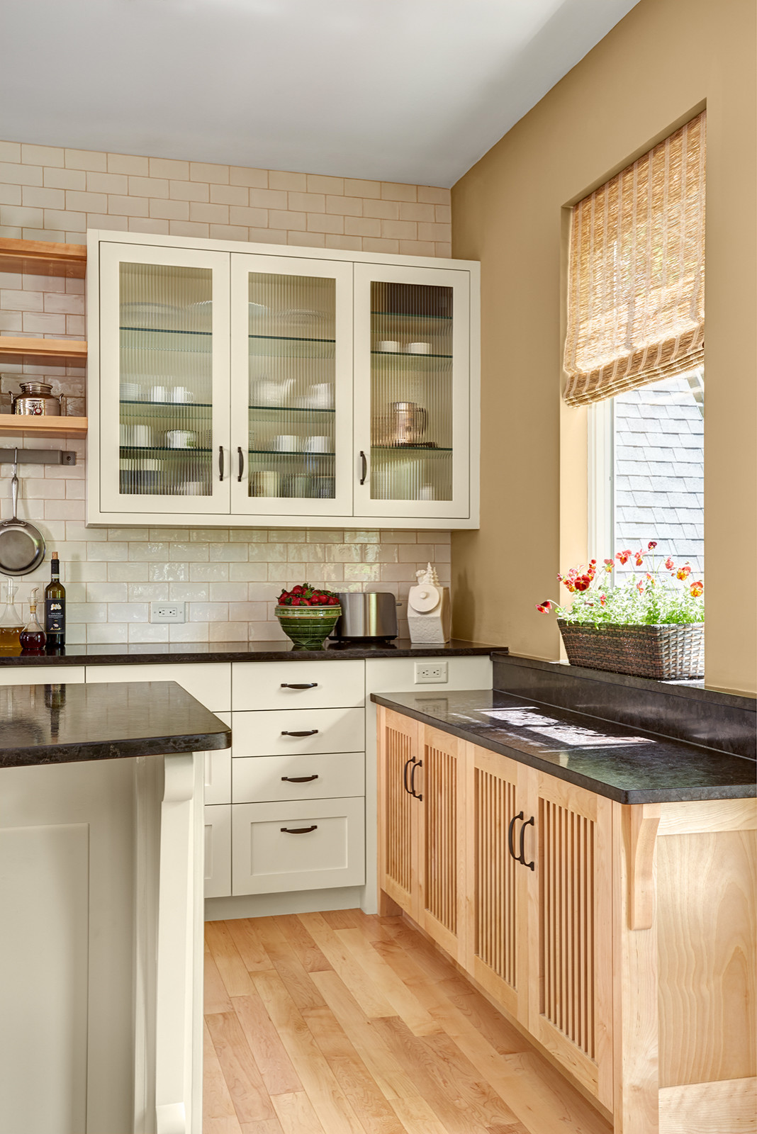 "Luxe Cache" (Hidden Luxury) Kitchen